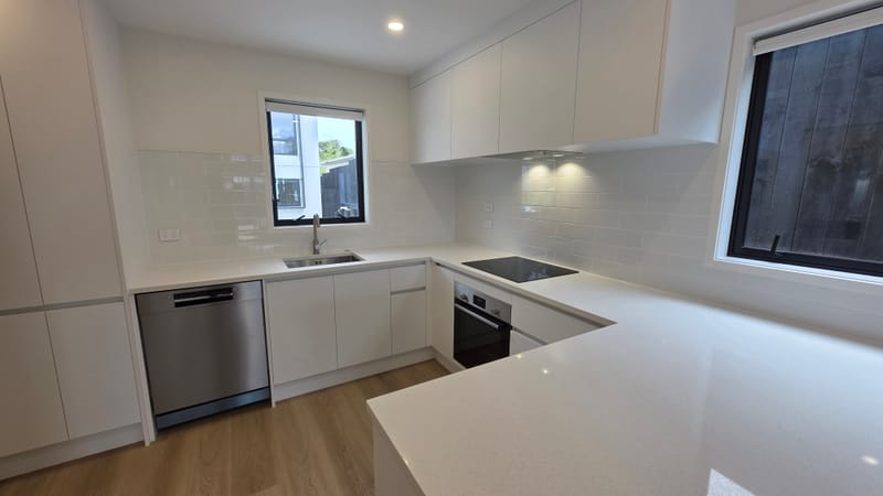 Brand new 2 bed plus study 1.5 bath