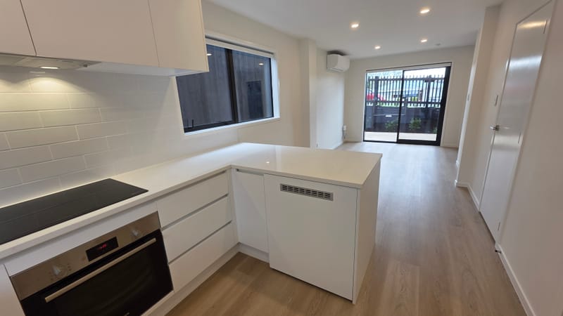 Brand new 2 bed plus study 1.5 bath