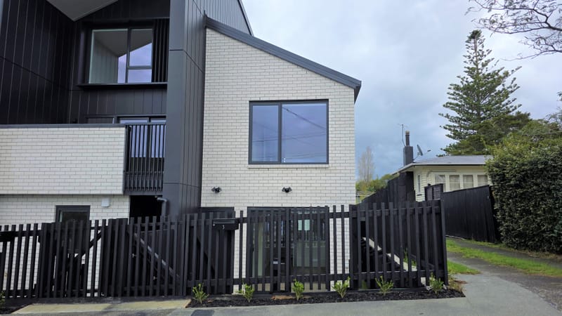 Brand new 2 bed plus study 1.5 bath