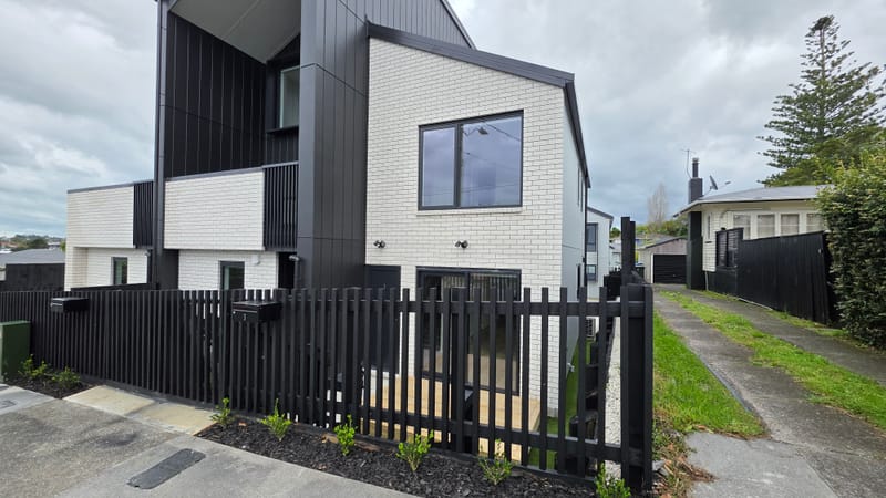 Brand new 2 bed plus study 1.5 bath