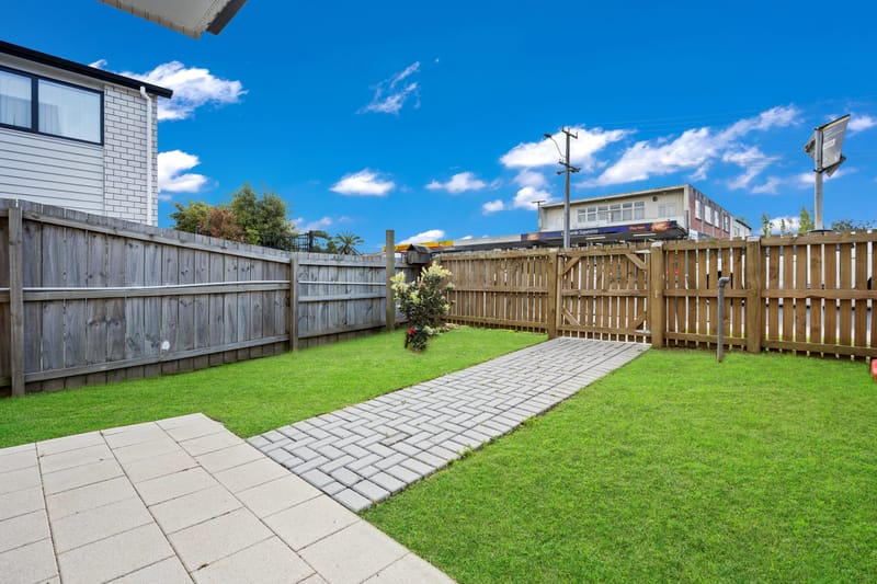 Furnished 2 bed 2 bath ensuite parking