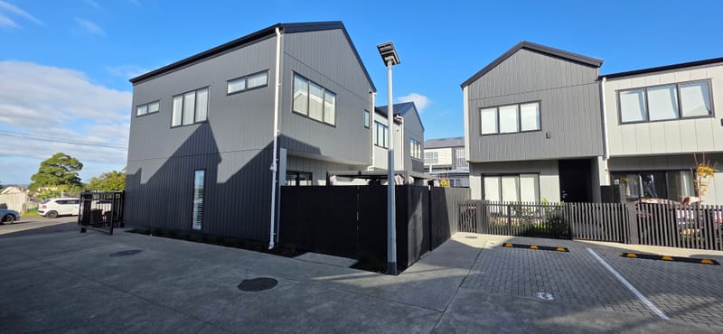3-Bed, 2-Bath with Private Outdoor Area