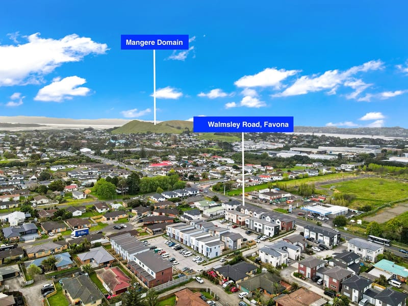 Modern 2 Bed, 1.5 Bath, Parking + Location