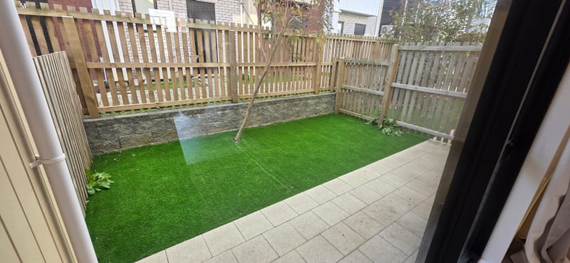 Modern 2 Bed, 1.5 Bath, Parking + Location
