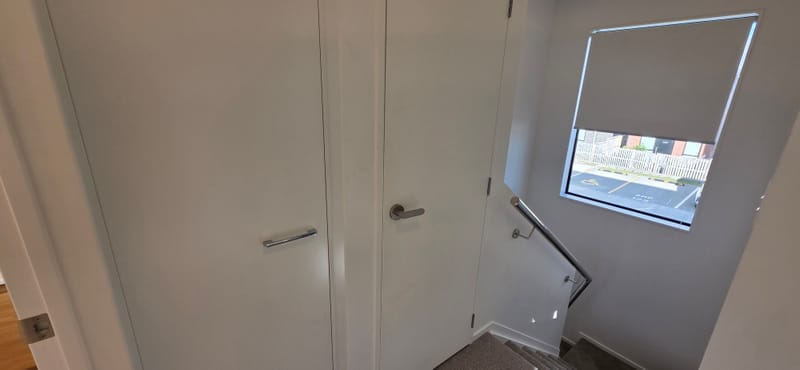 Modern 2 Bed, 1.5 Bath, Parking + Location