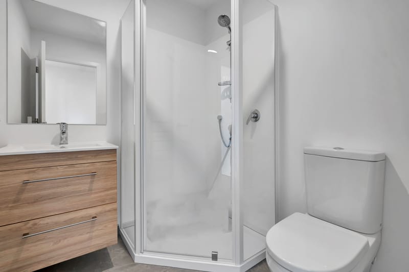 Corner End Unit 2 Bed, 2 Bath Private Outdoor Living 1 Carpark