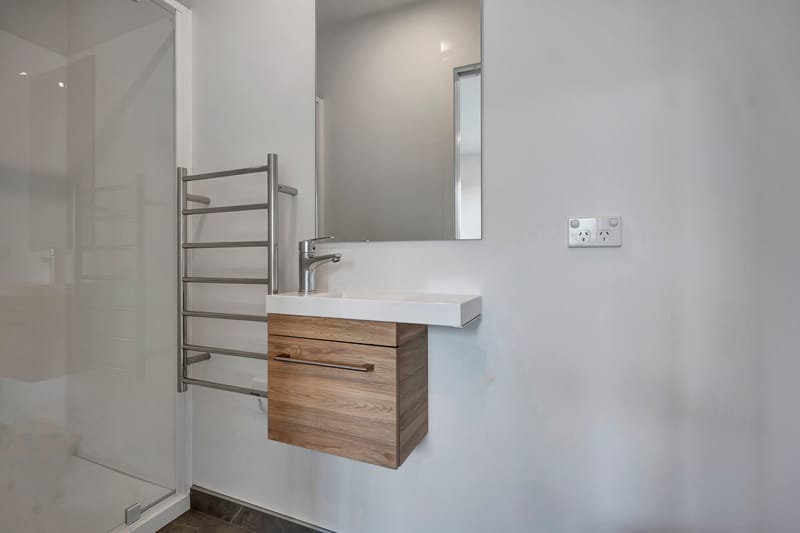 Corner End Unit 2 Bed, 2 Bath Private Outdoor Living 1 Carpark