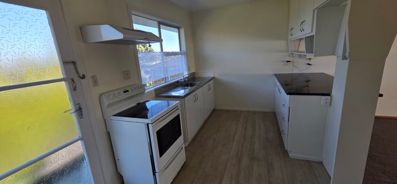 1 bed 1 bath with parking water and lawns