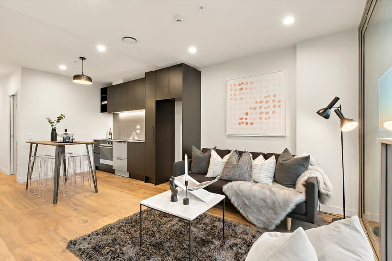 Modern 2 Bed Apartment, Harbour Views + Parking