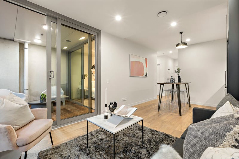 Modern 2 Bed Apartment, Harbour Views + Parking