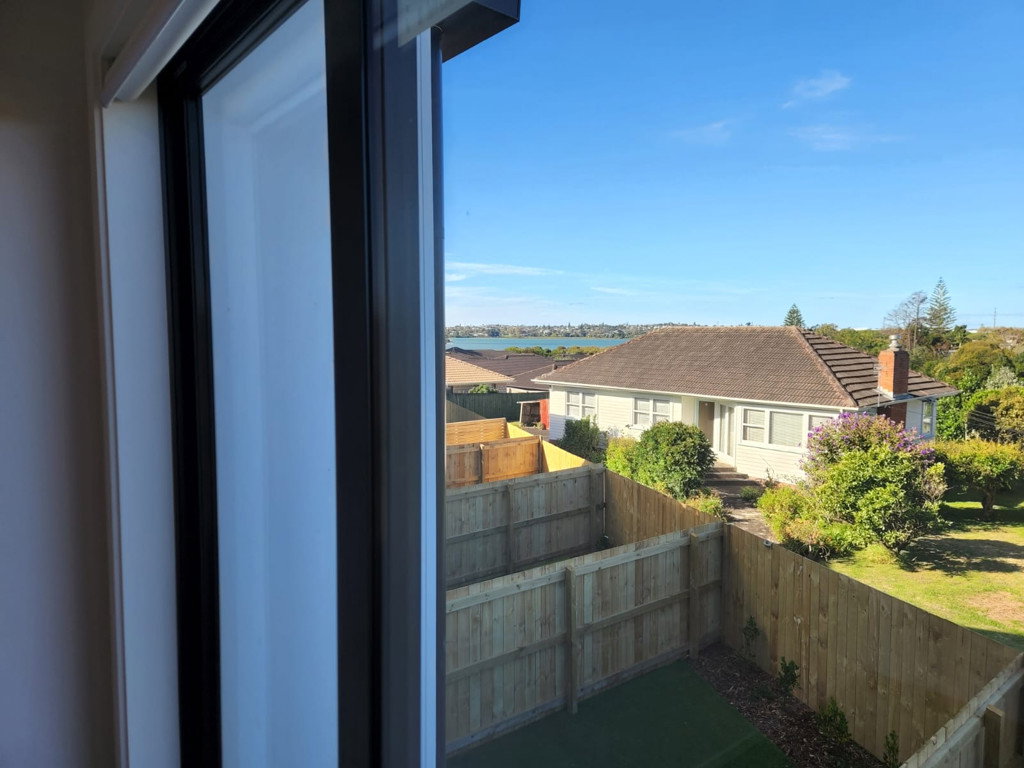 23/35 Convoy Lane, Otahuhu, NZ 1062 - Modern 2 bed 2 bath ensuite with parking