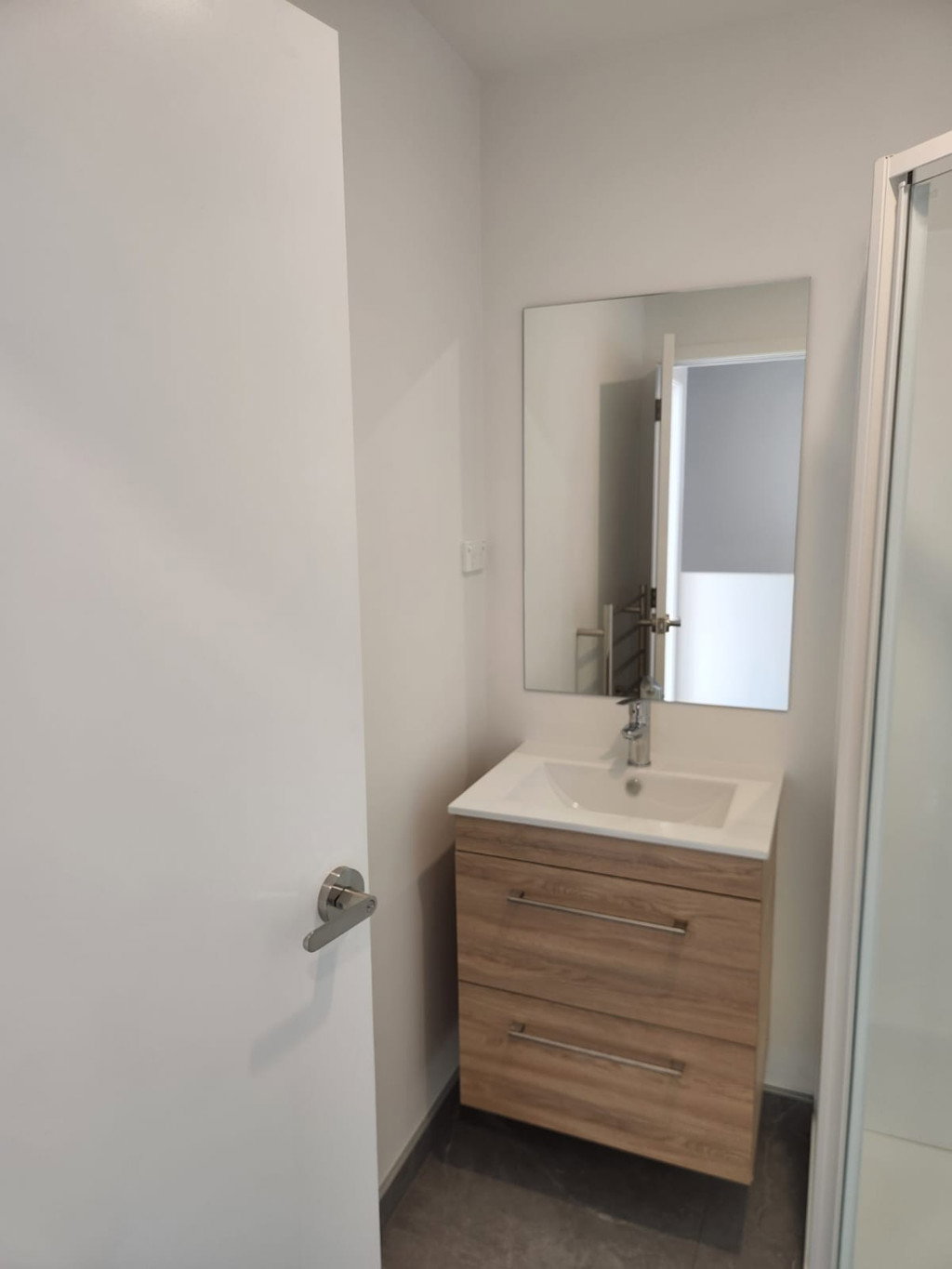 23/35 Convoy Lane, Otahuhu, NZ 1062 - Modern 2 bed 2 bath ensuite with parking