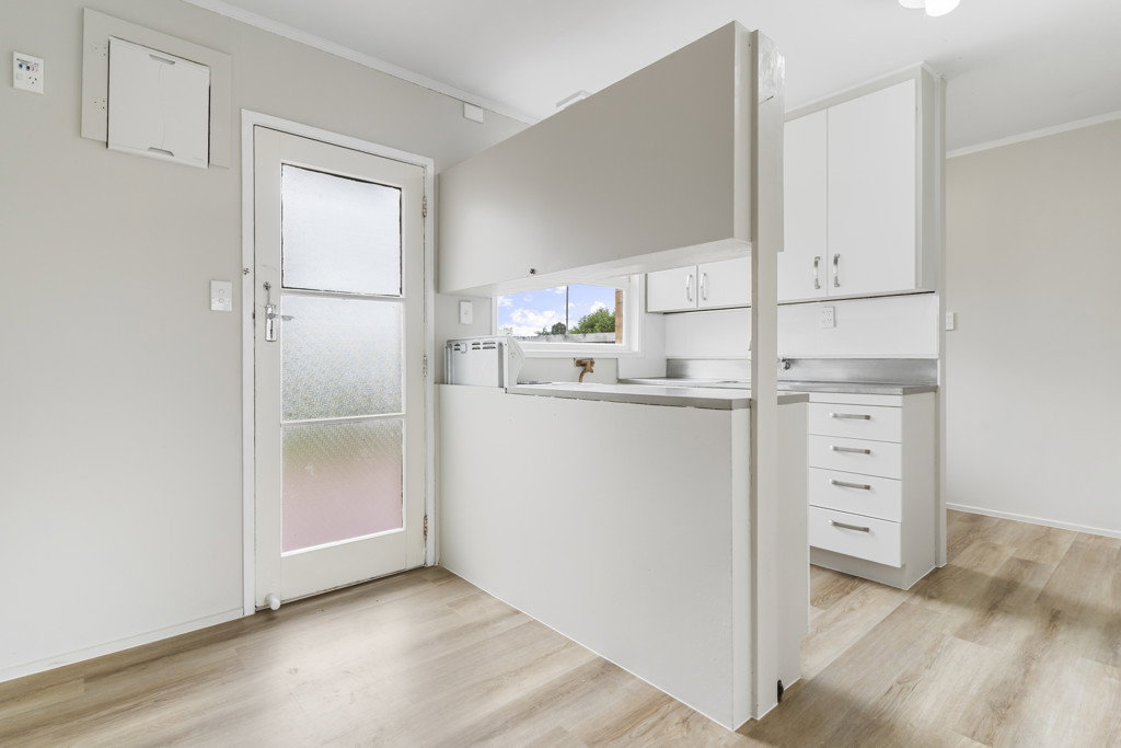 Peaceful 2 bed unit private 2 carparks