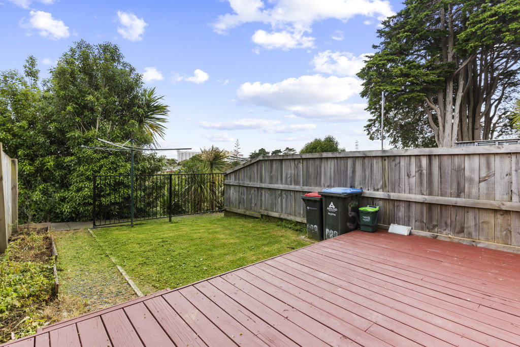 Peaceful 2 bed unit private 2 carparks