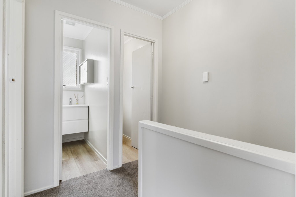 Peaceful 2 bed unit private 2 carparks
