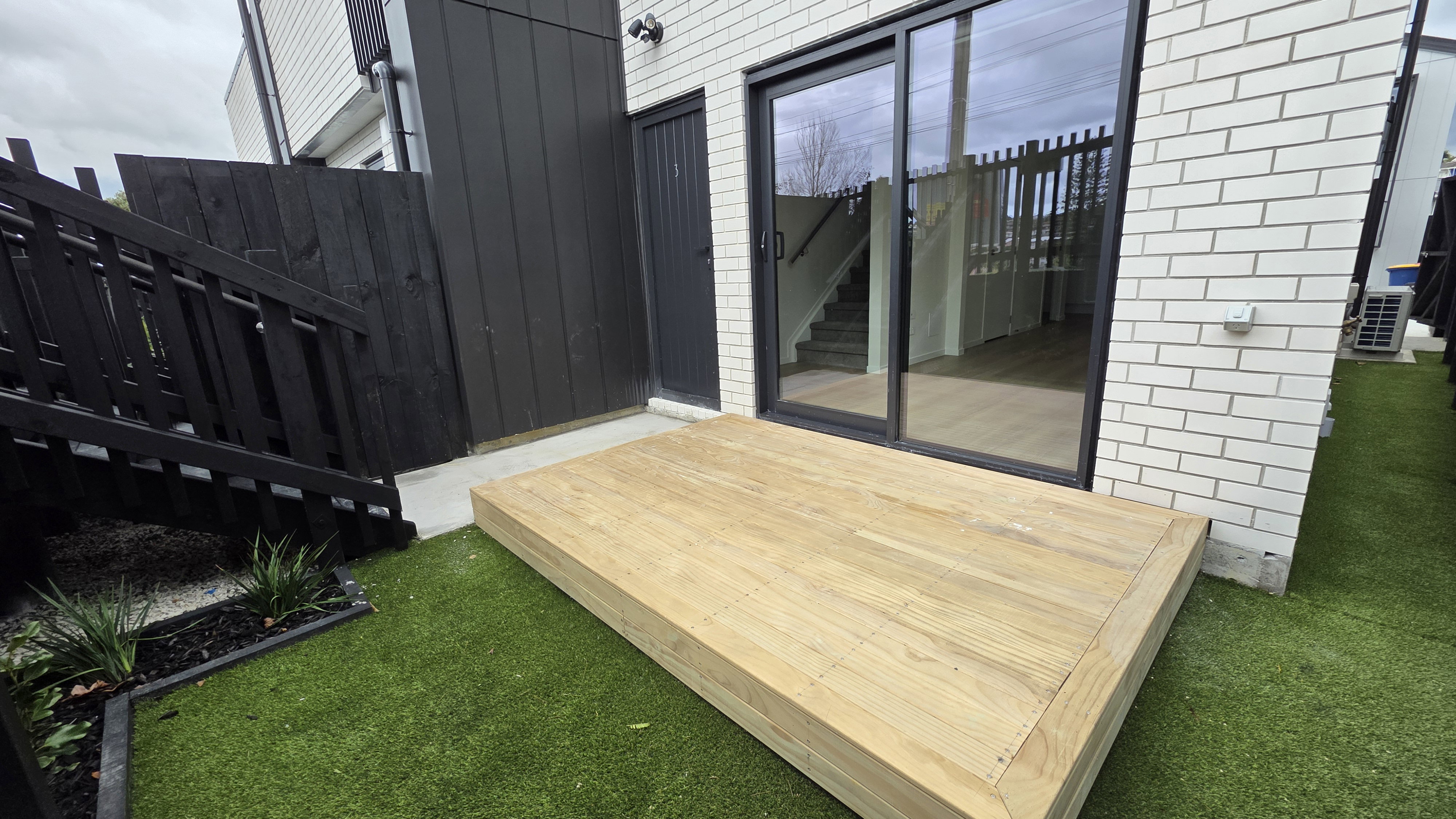 Brand new 2 bed plus study 1.5 bath
