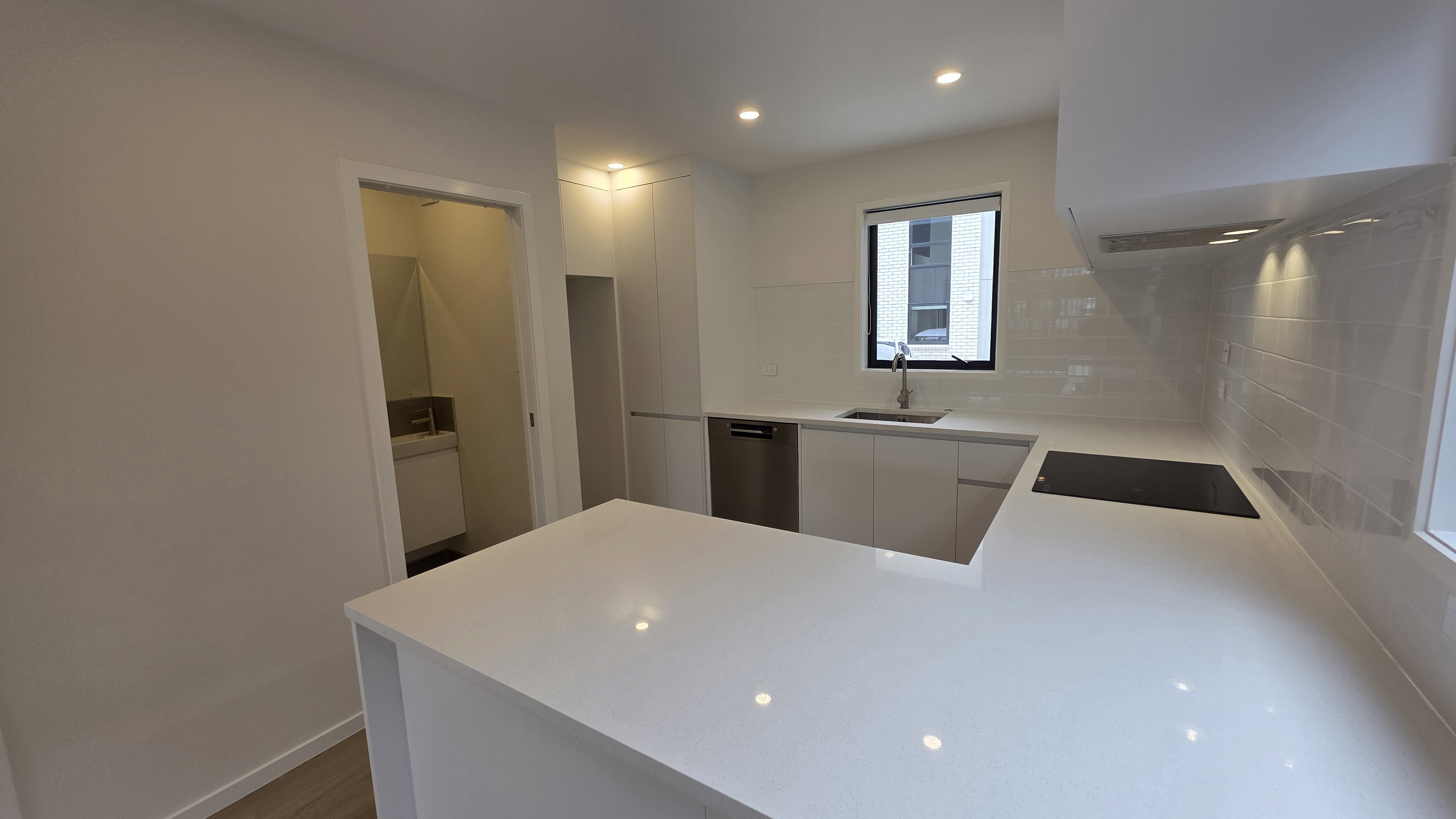 Brand new 2 bed plus study 1.5 bath