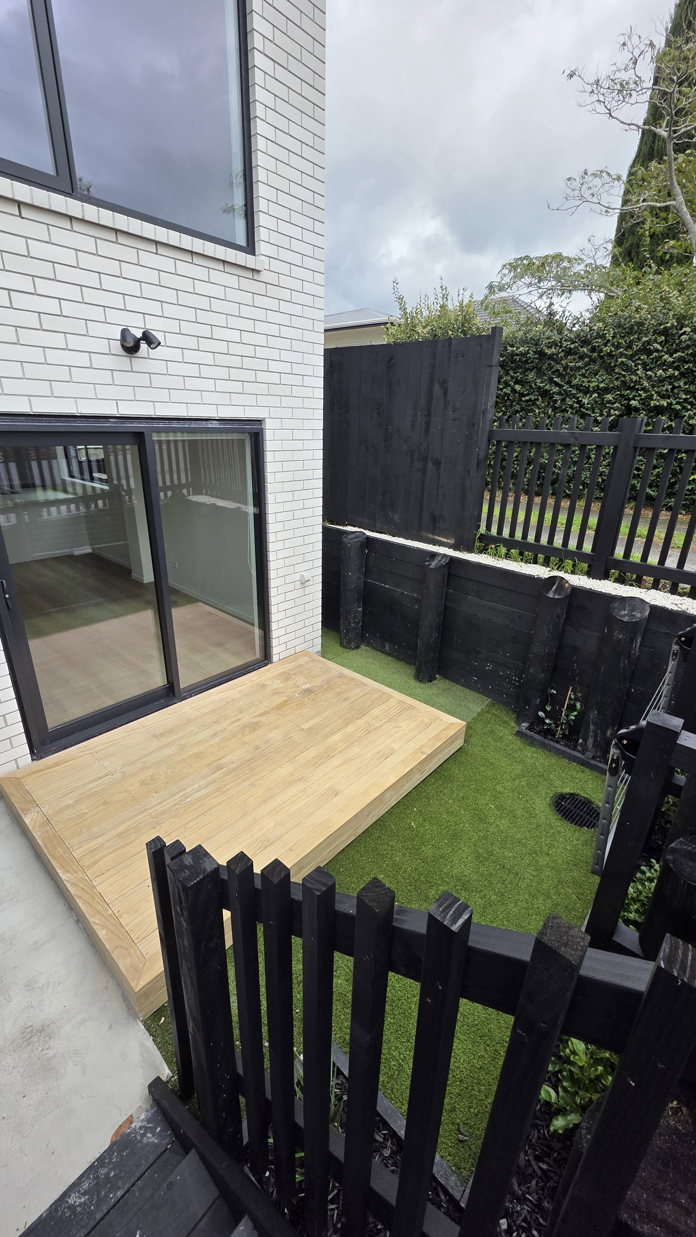 Brand new 2 bed plus study 1.5 bath
