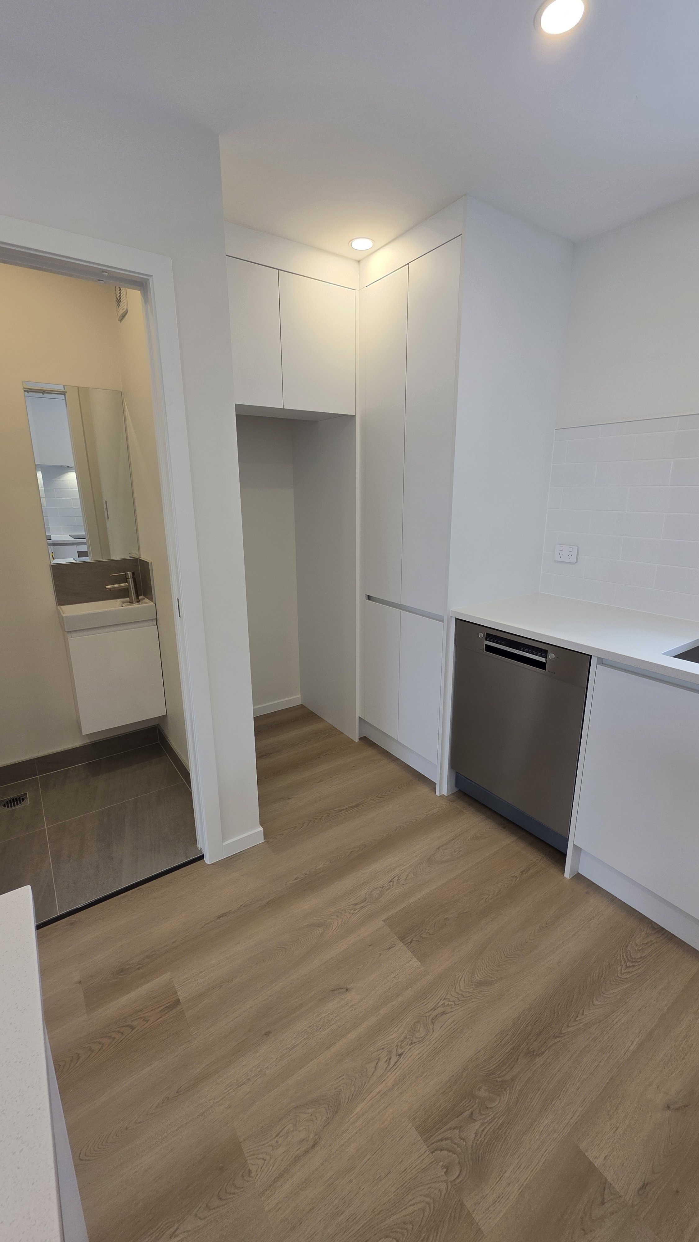 Brand new 2 bed plus study 1.5 bath