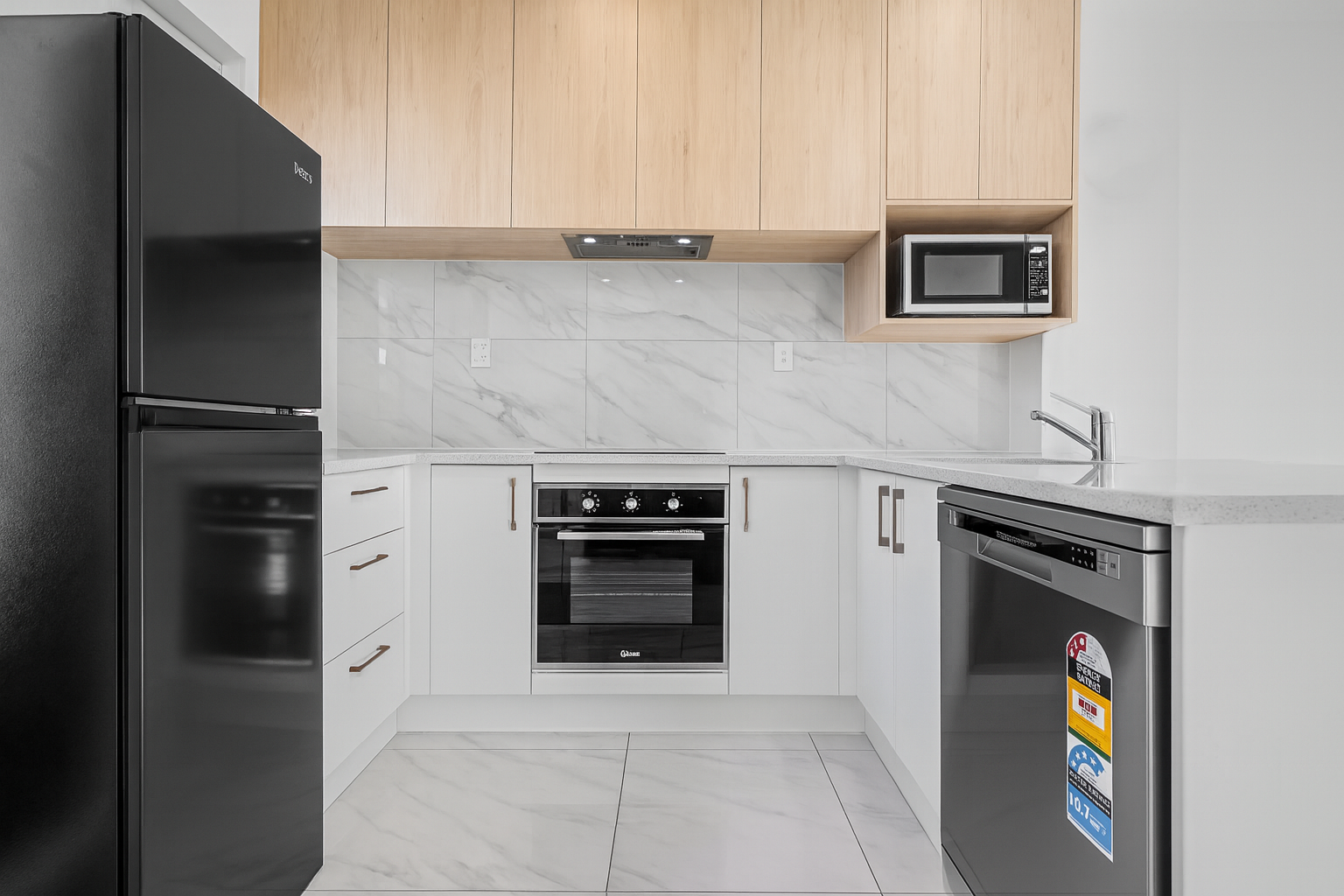 Furnished 2 bed 2 bath ensuite parking