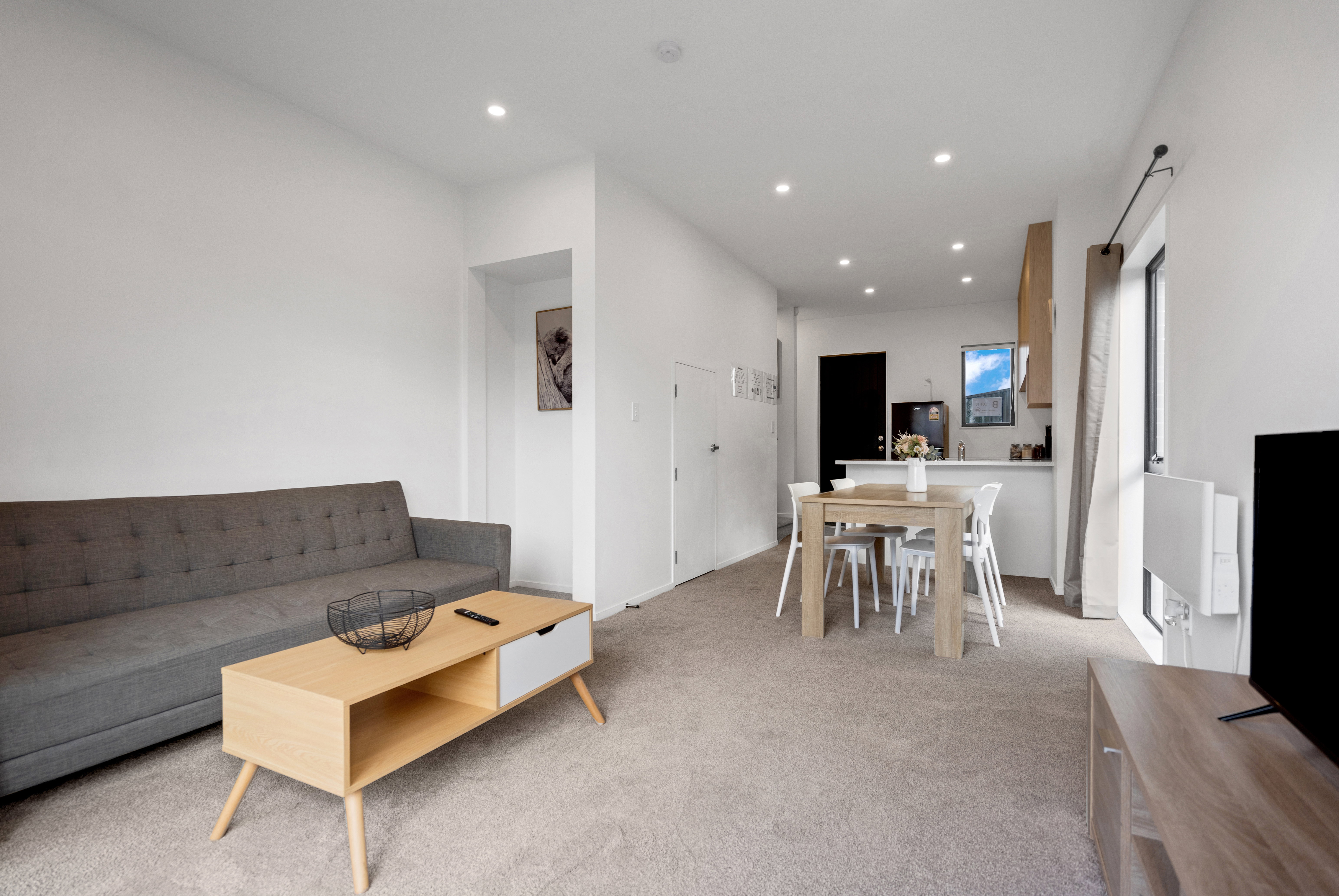 Furnished 2 bed 2 bath ensuite parking