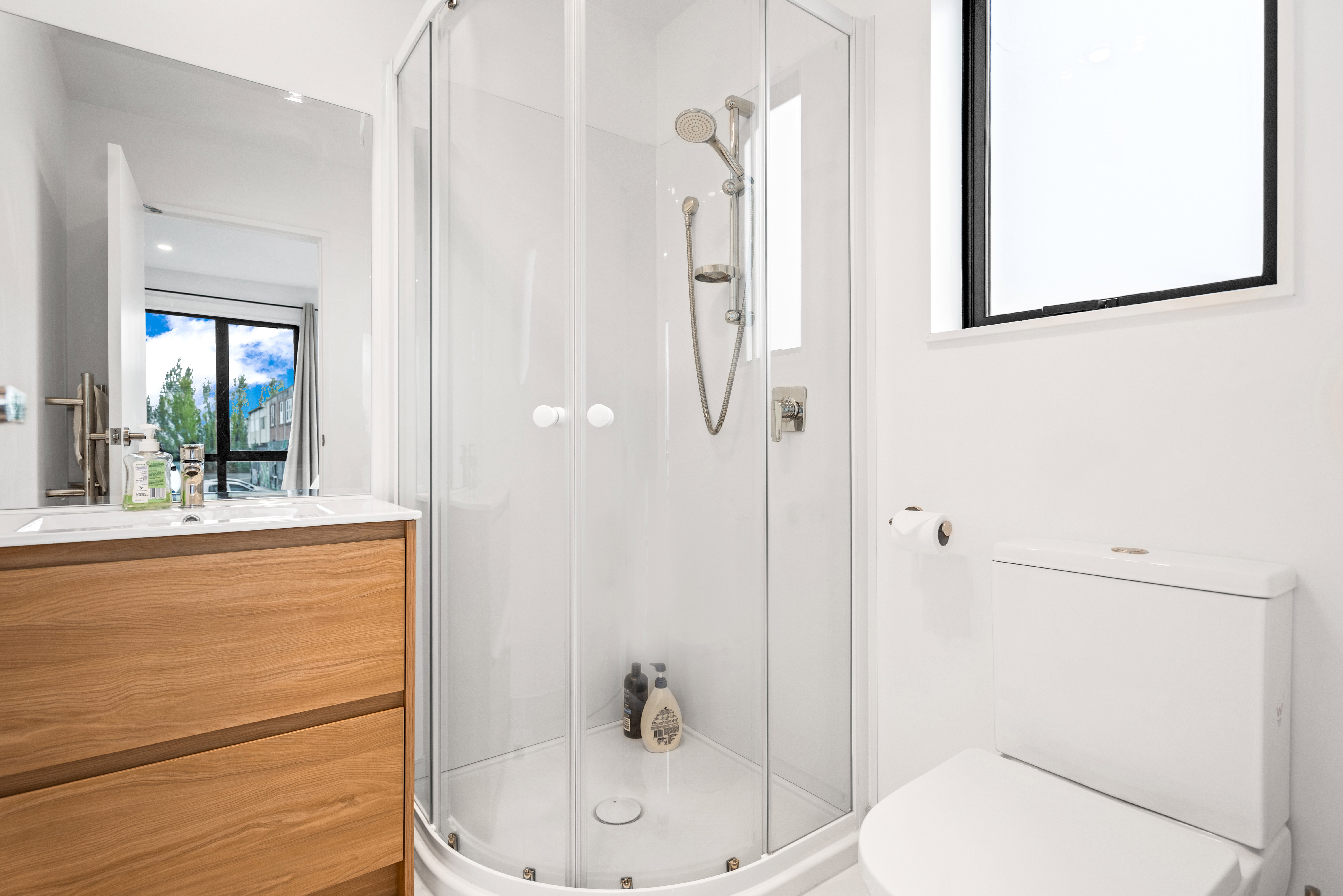 Furnished 2 bed 2 bath ensuite parking