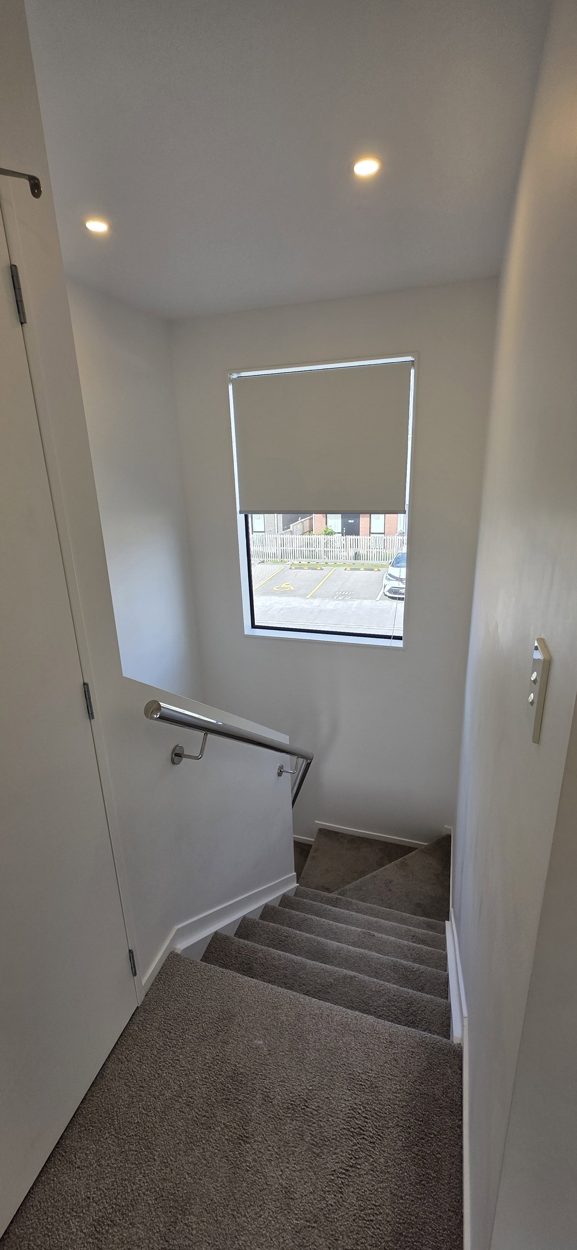 Modern 2 Bed, 1.5 Bath, Parking + Location