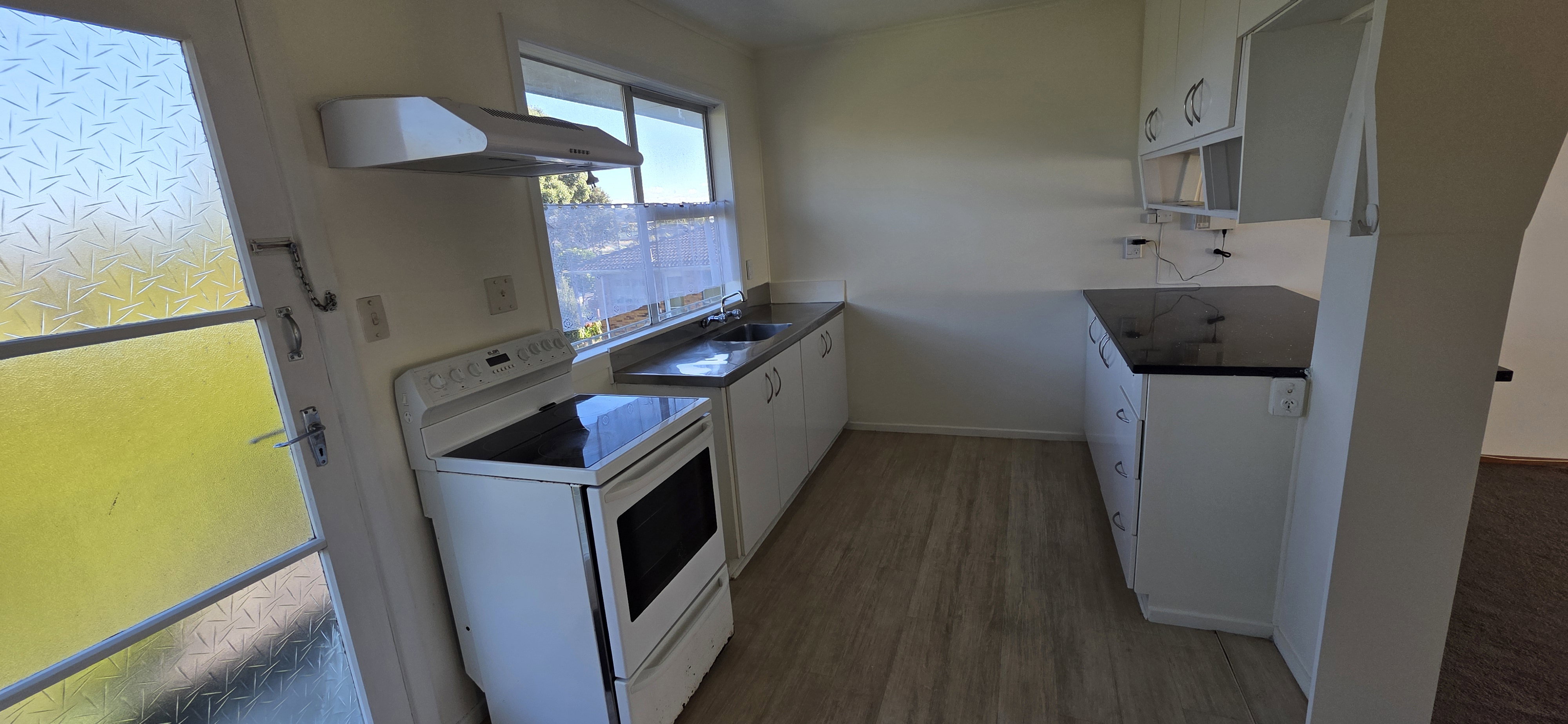 1 bed 1 bath with parking water and lawns