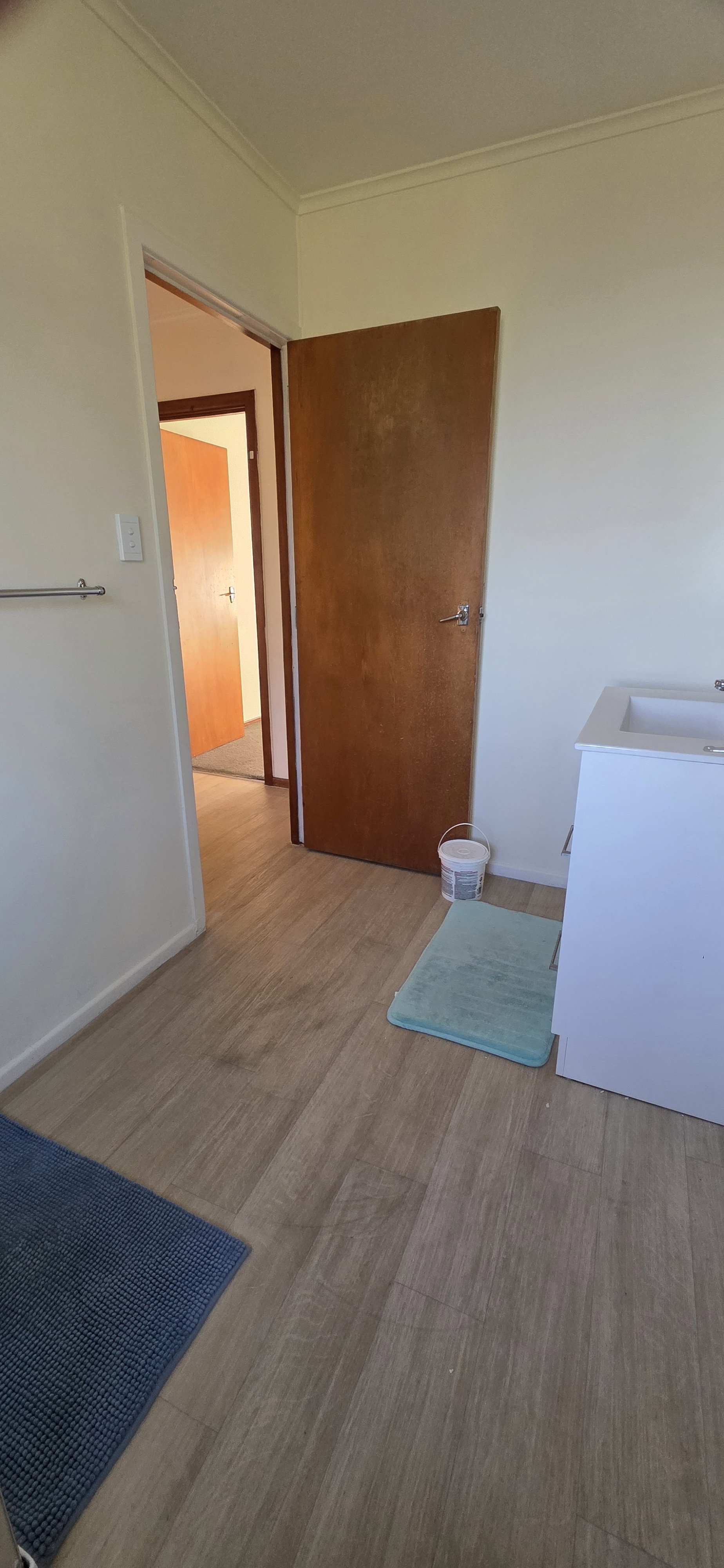 1 bed 1 bath with parking water and lawns
