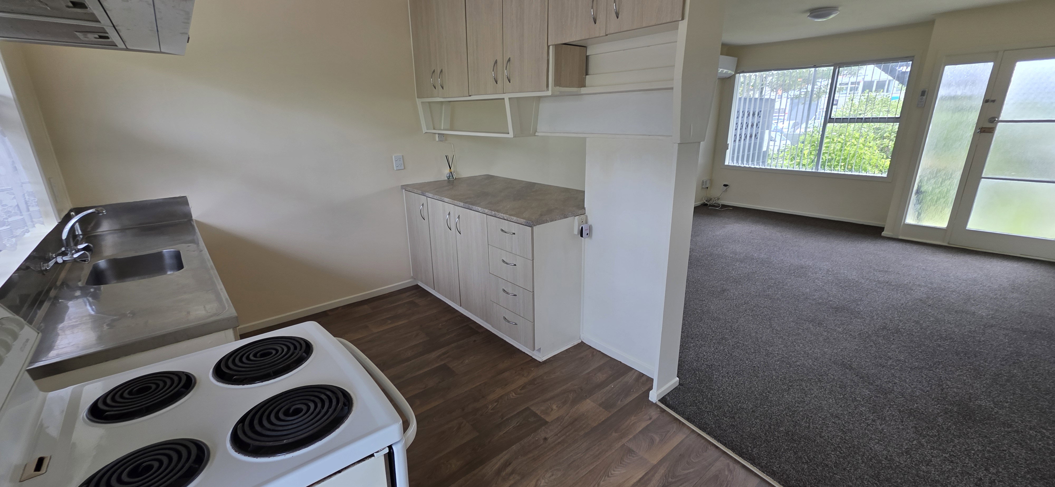 1 bed 1 bath with parking water and lawns