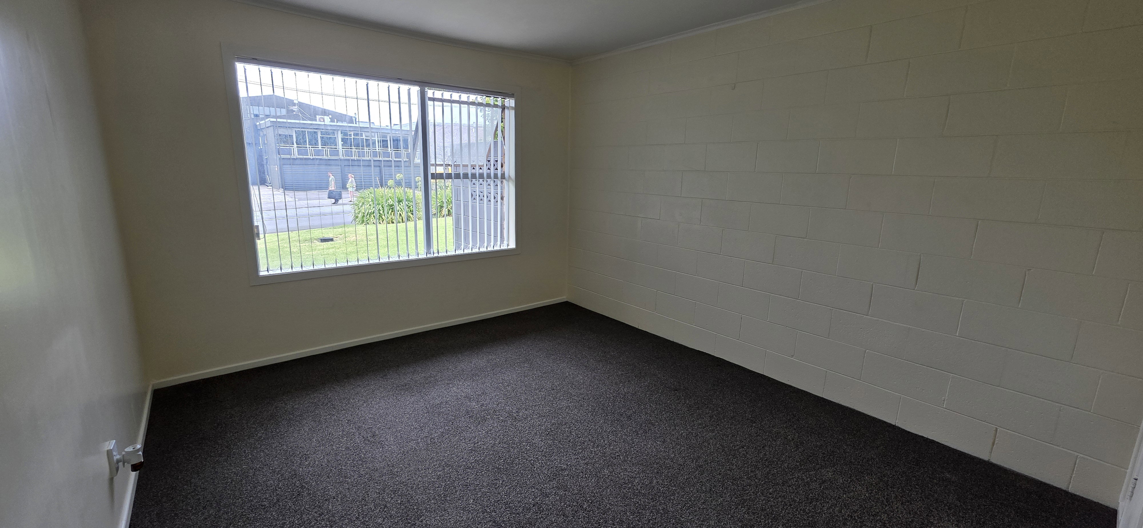 1 bed 1 bath with parking water and lawns