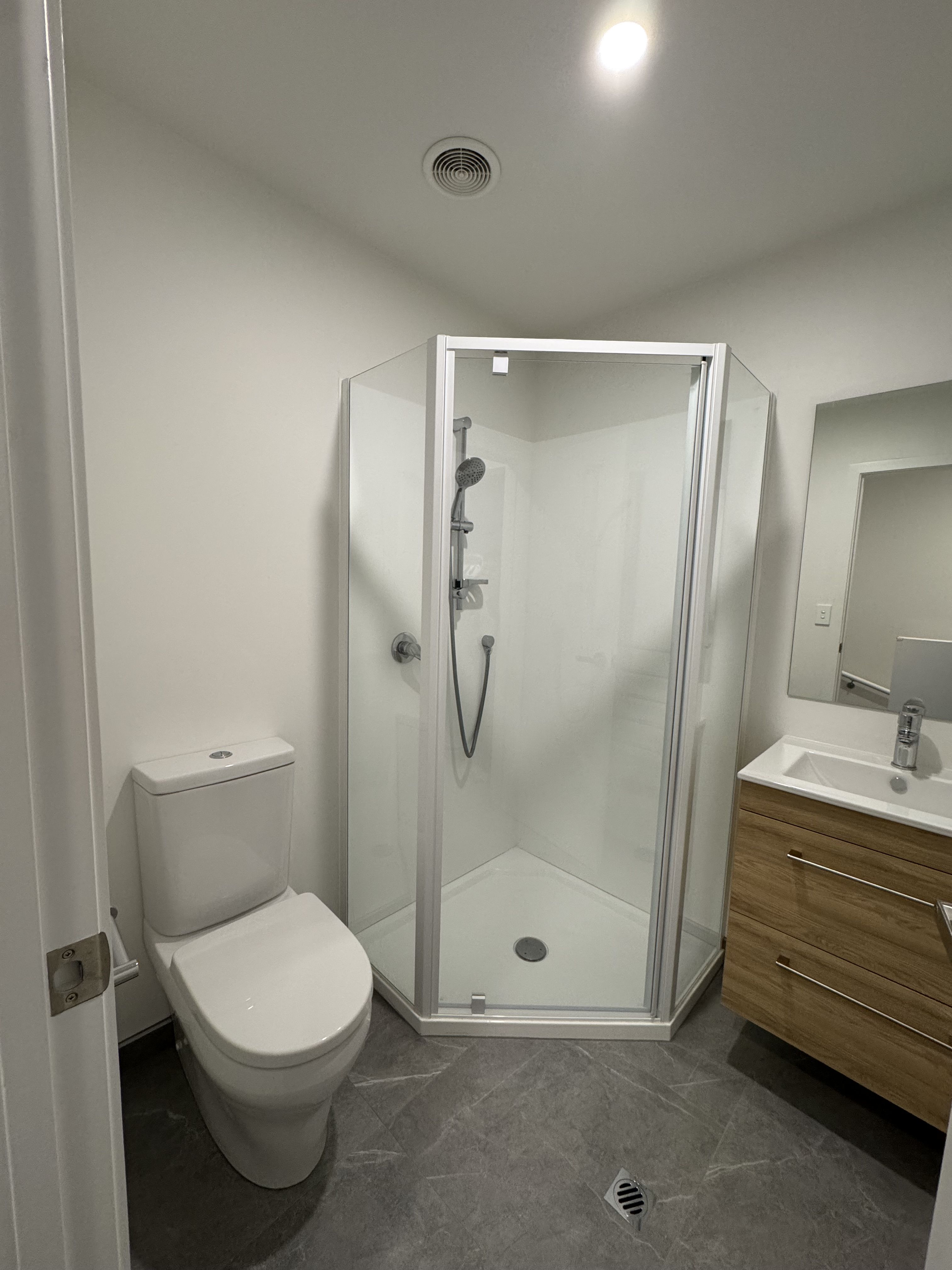 Semi-Furnished 2 bed 2 bath ensuite with parking