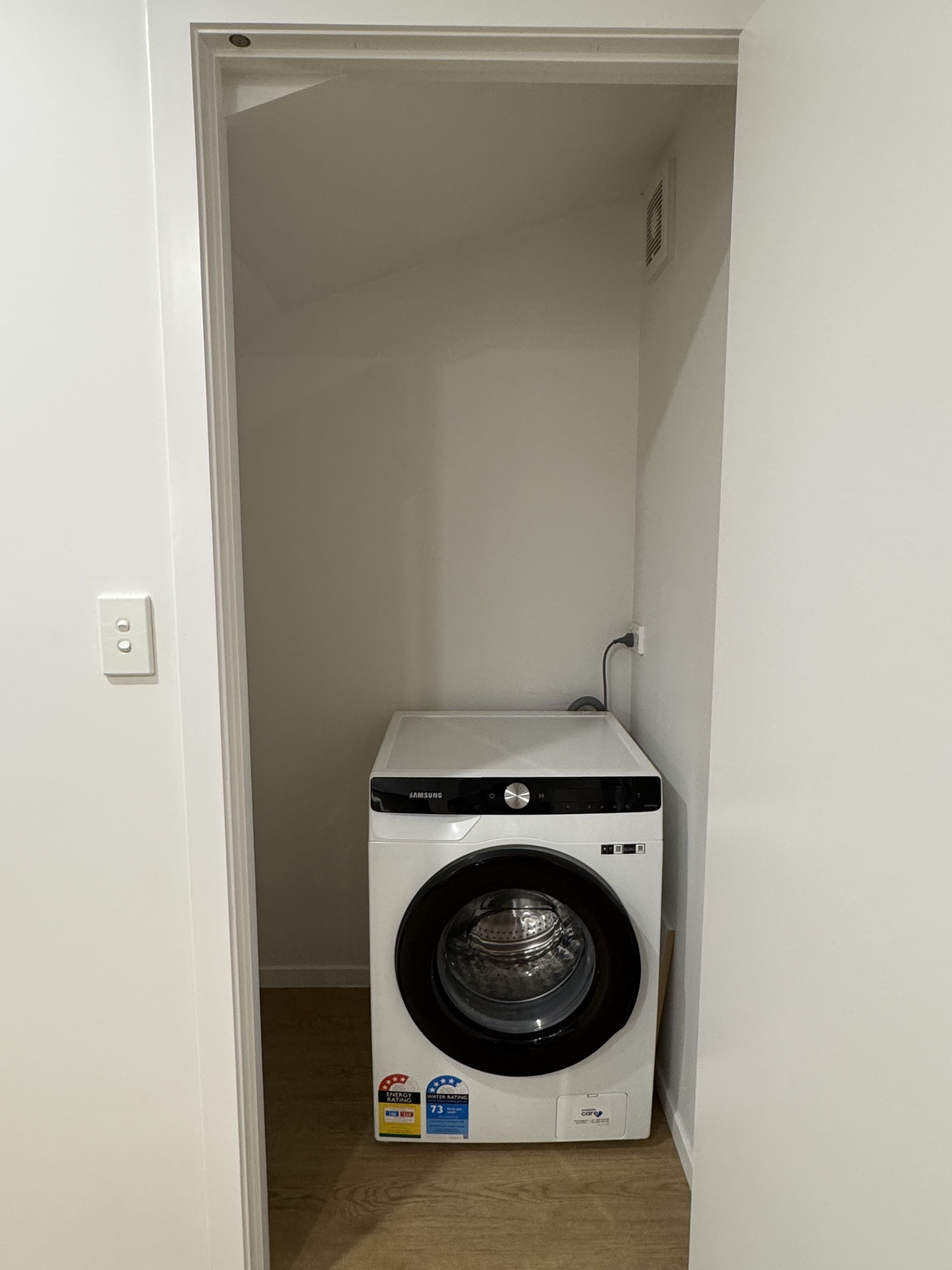 Semi-Furnished 2 bed 2 bath ensuite with parking