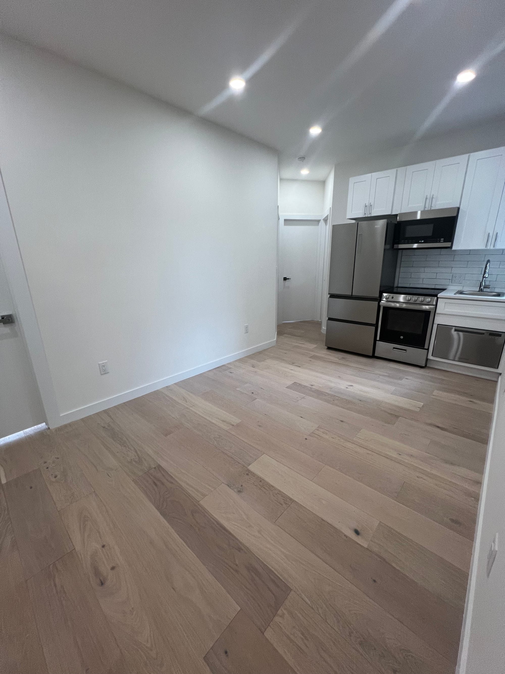 Ave C / Nyc - Full Renovation /2024