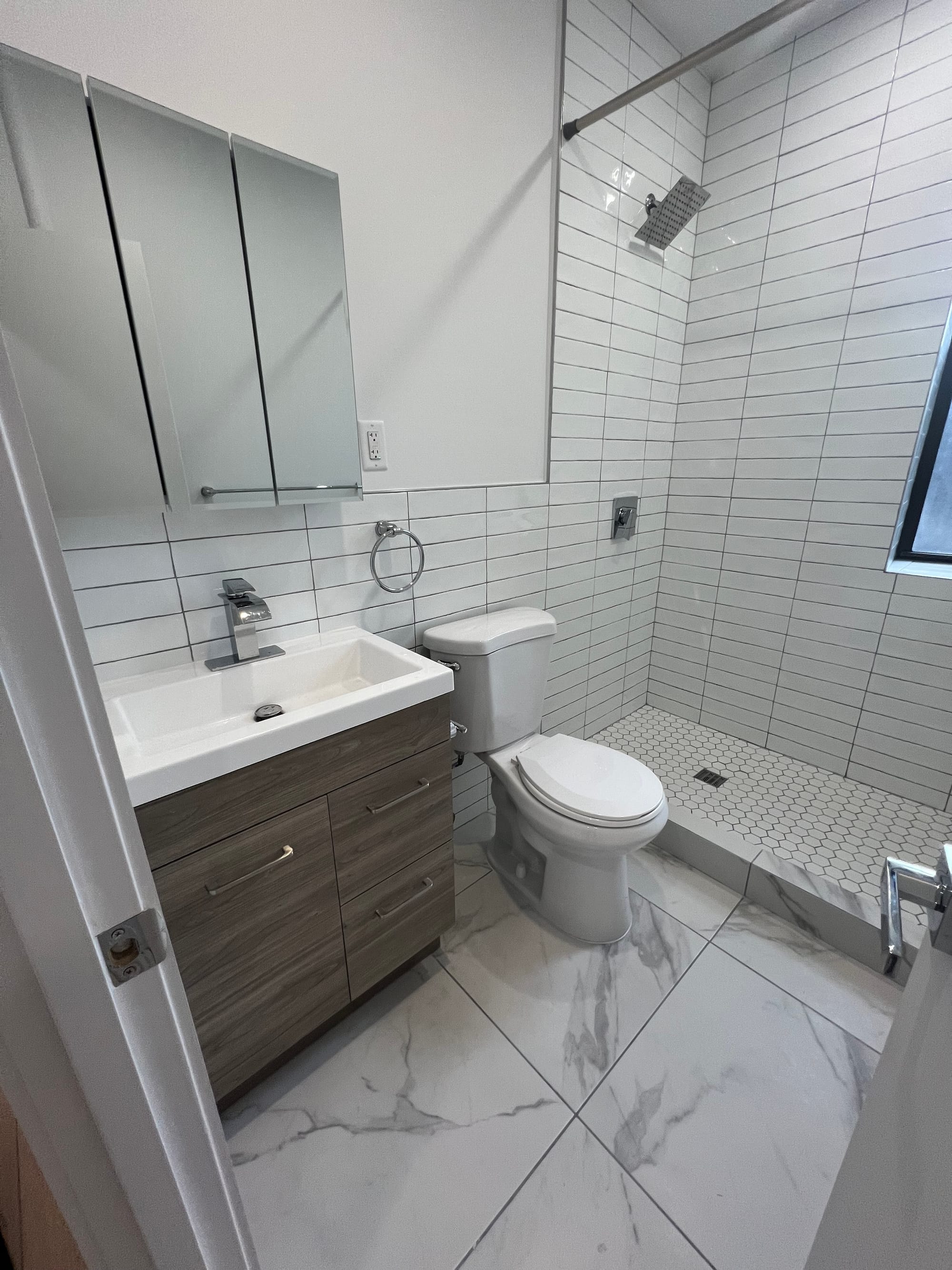 Ave C / Nyc - Full Renovation /2024