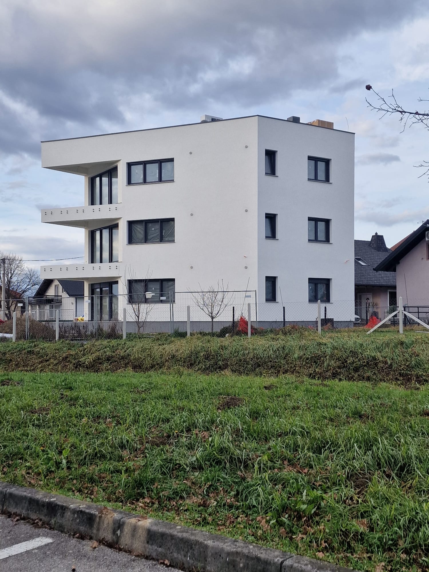 IVANIĆ GRAD - Žeravinec