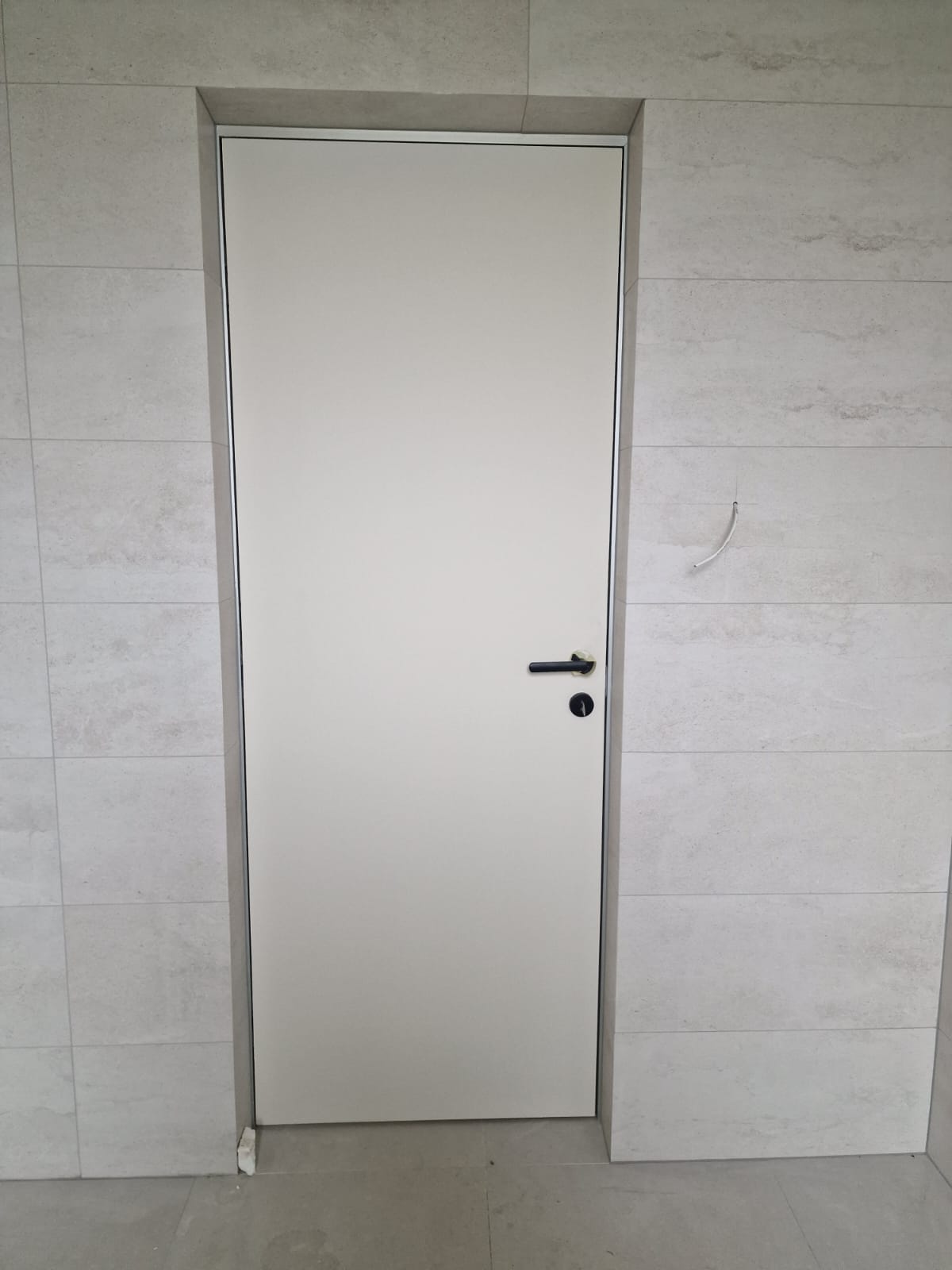 SKRIVENI DOVRATNIK, SKRIVENI PANTI