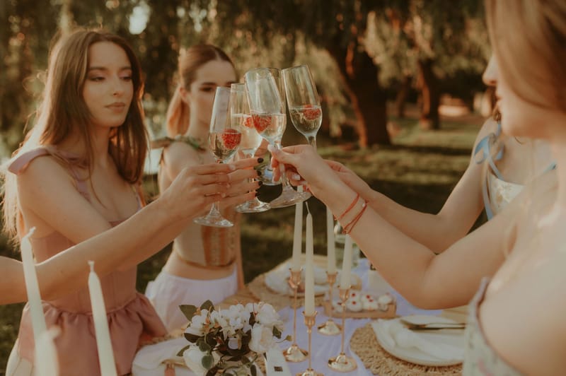 DE CE PICNICURI? image