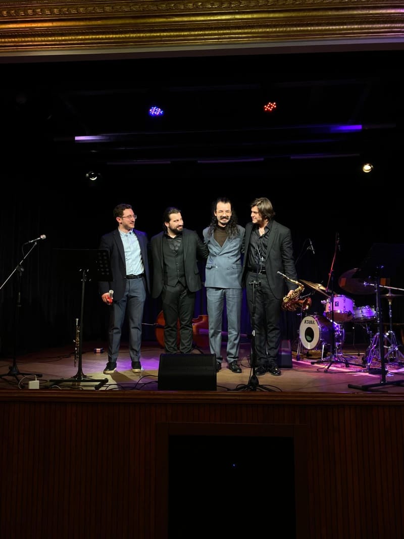 ÜÇ HORAN KİLİSESİ NAREGYAN SAHNESİ / THREEBOP FEAT. GÜNEŞ ONAT GÜRSOY