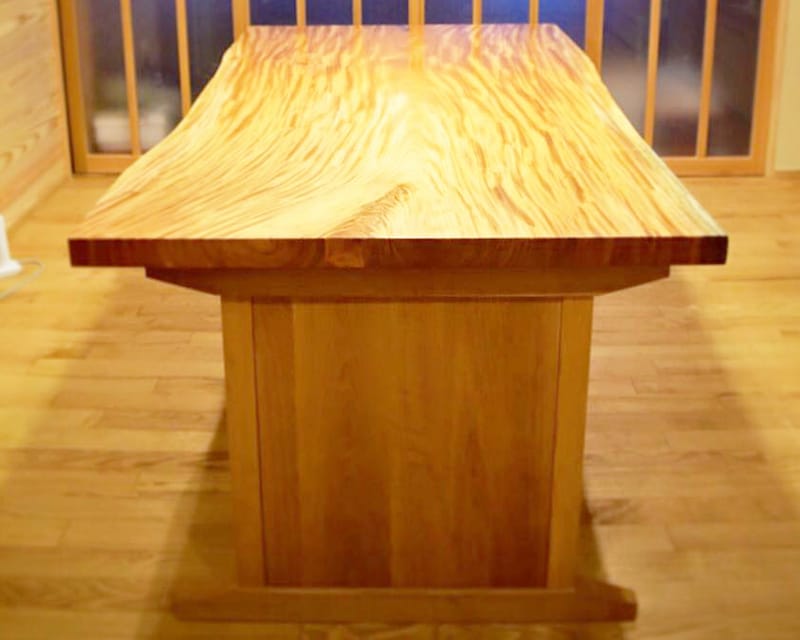 欅の一枚板テーブル