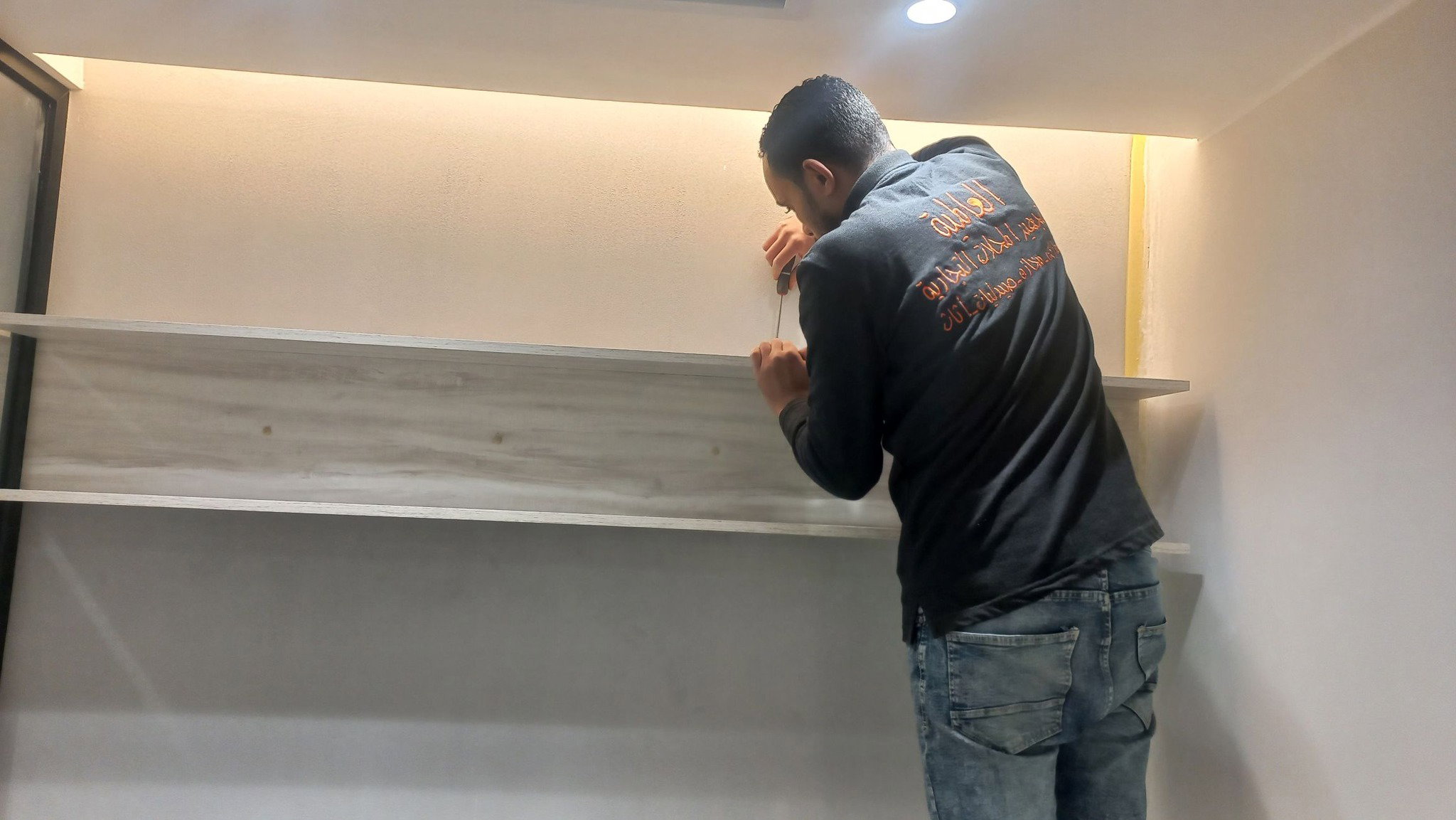 بعض الصور من اعمالنا { أثاث مكتبي }