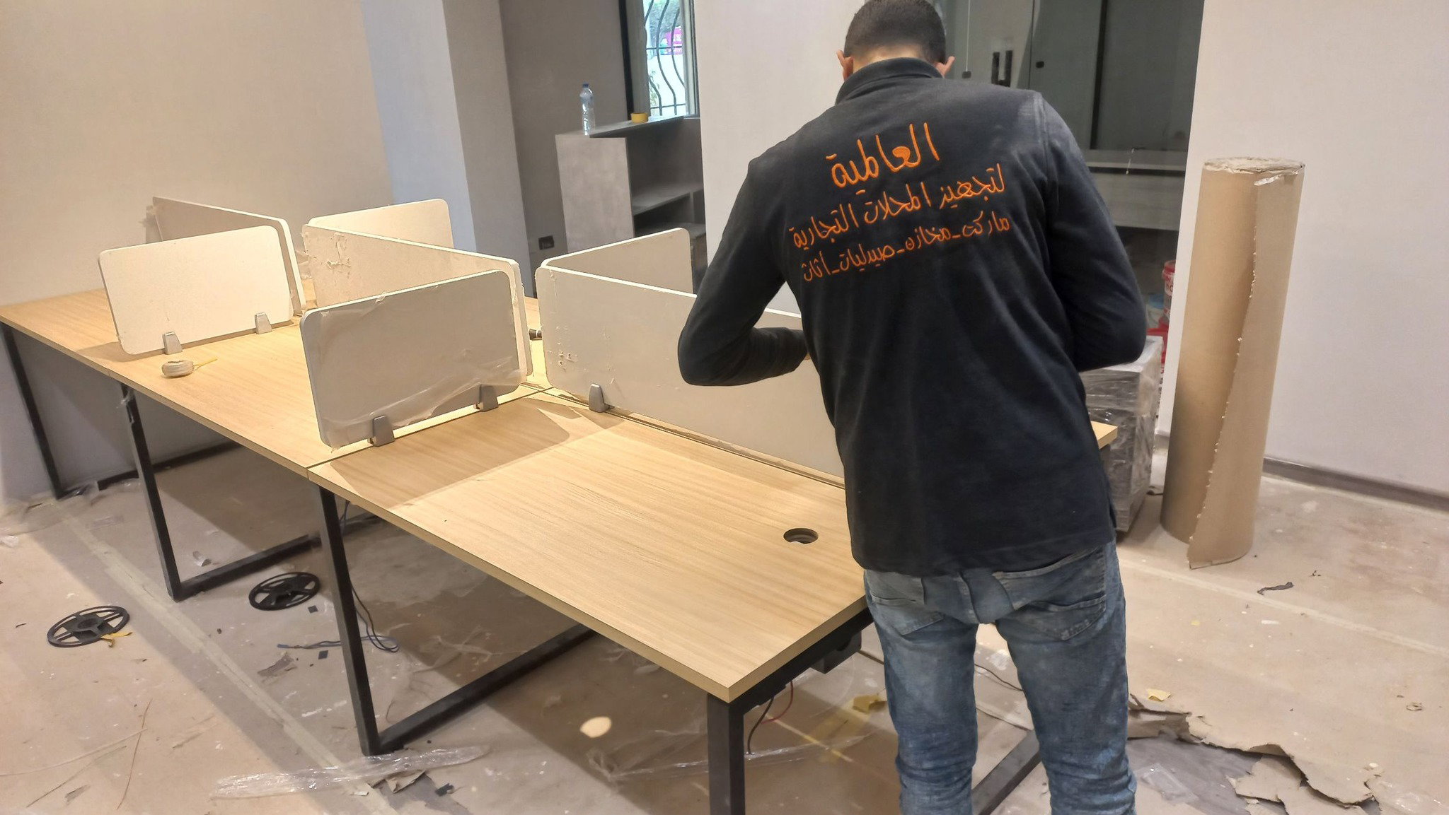 بعض الصور من اعمالنا { أثاث مكتبي }