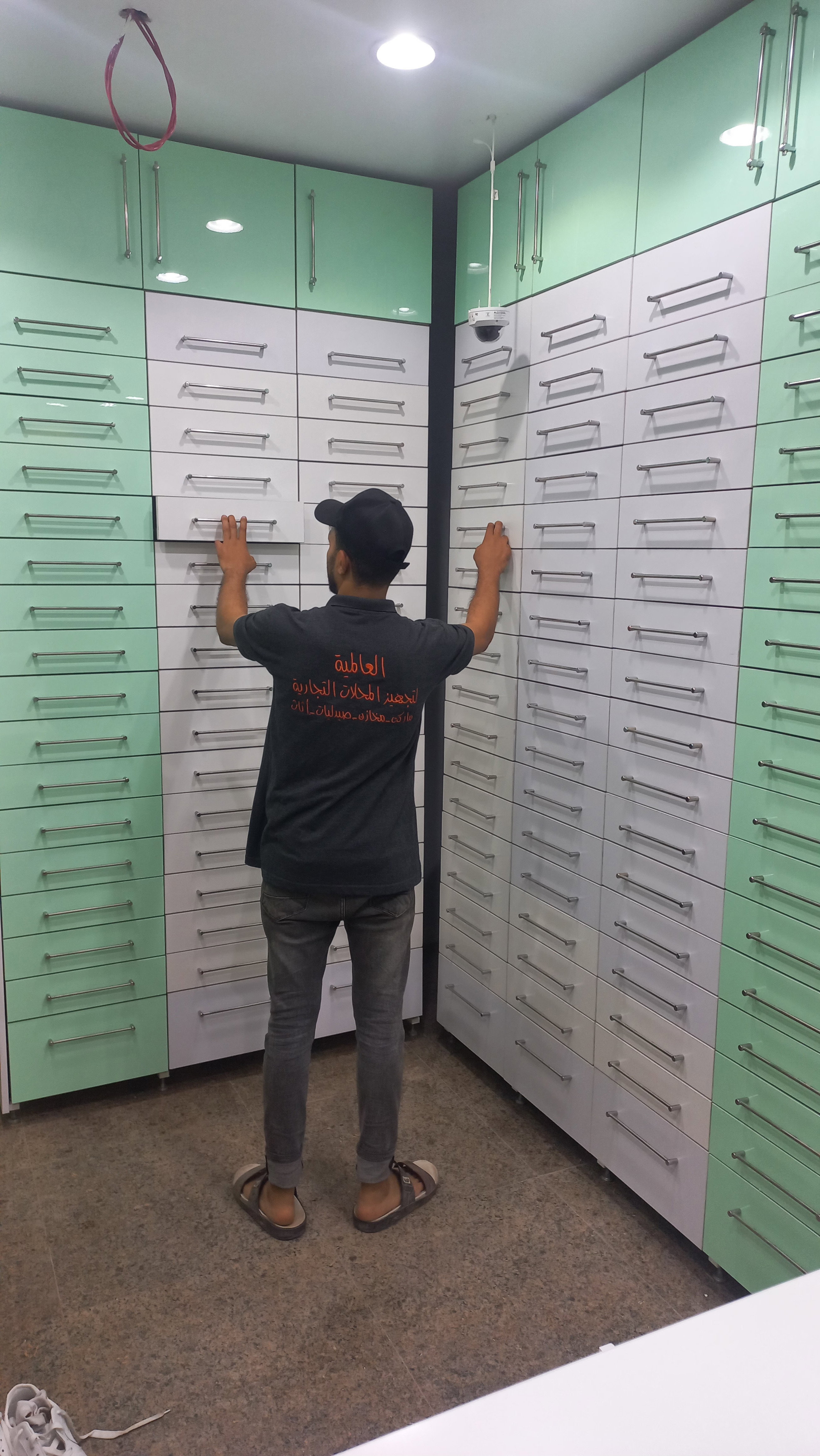 بعض الصور من اعمالنا { تجهيز صيدليات }