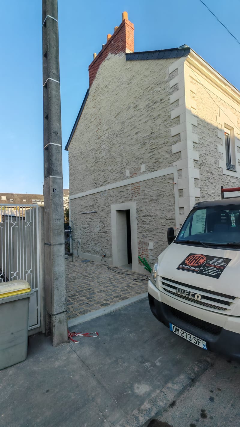 PIERRE VUE ET TUFFEAU