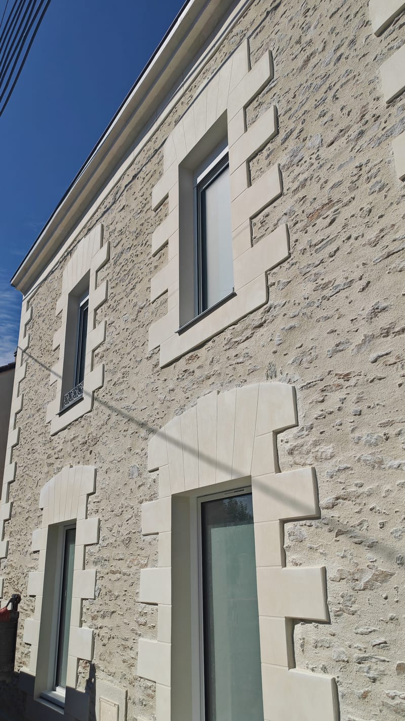 PIERRE VUE ET TUFFEAU