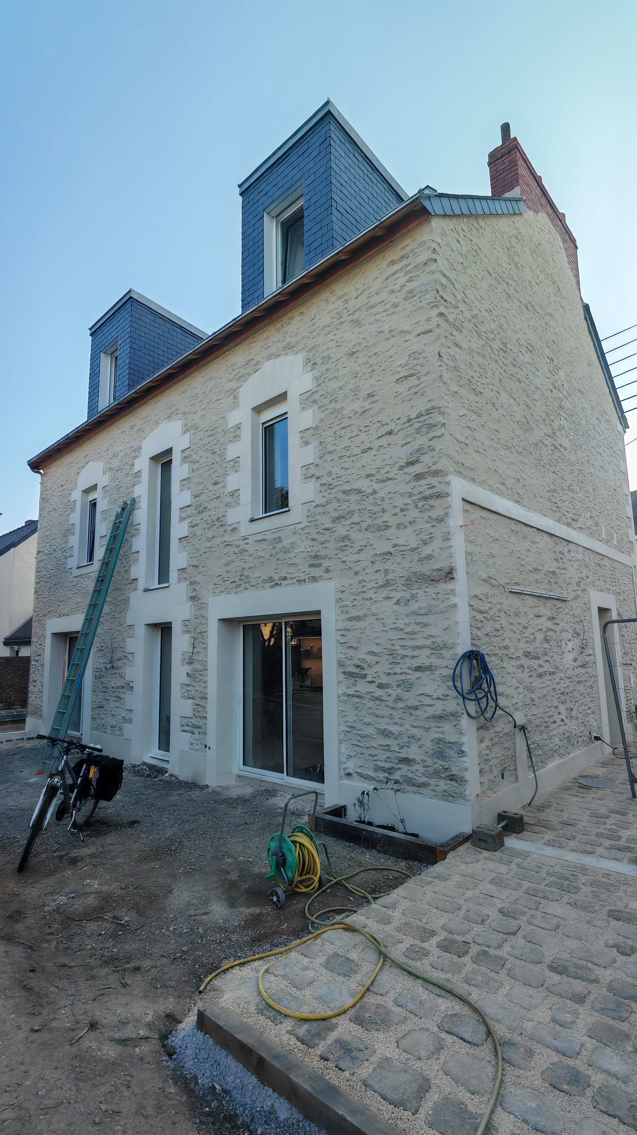 PIERRE VUE ET TUFFEAU