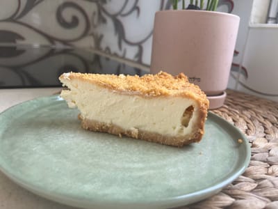 עוגת גבינה אפויה עם פירורים