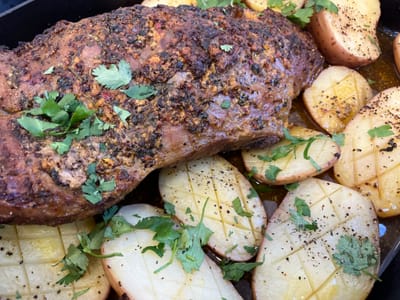 צלי כתף בתנור עם תפוחי אדמה