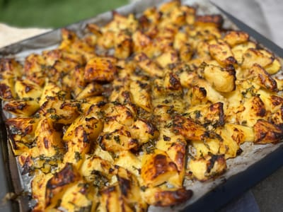 תפוחי אדמה עם שום וכוסברה