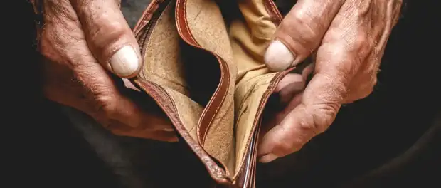 Italia, salari in caduta: meno soldi in busta paga, meno crescita. Il Paese si impoverisce